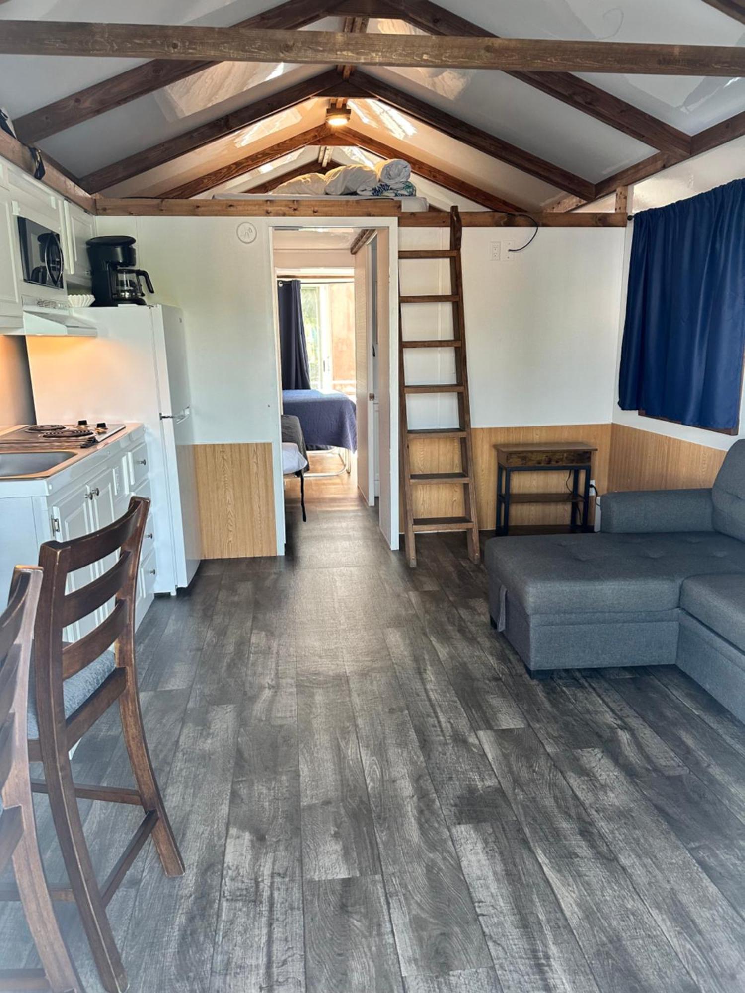 Aqua Lodges At Hurricane Hole Marina 斯托克岛 外观 照片